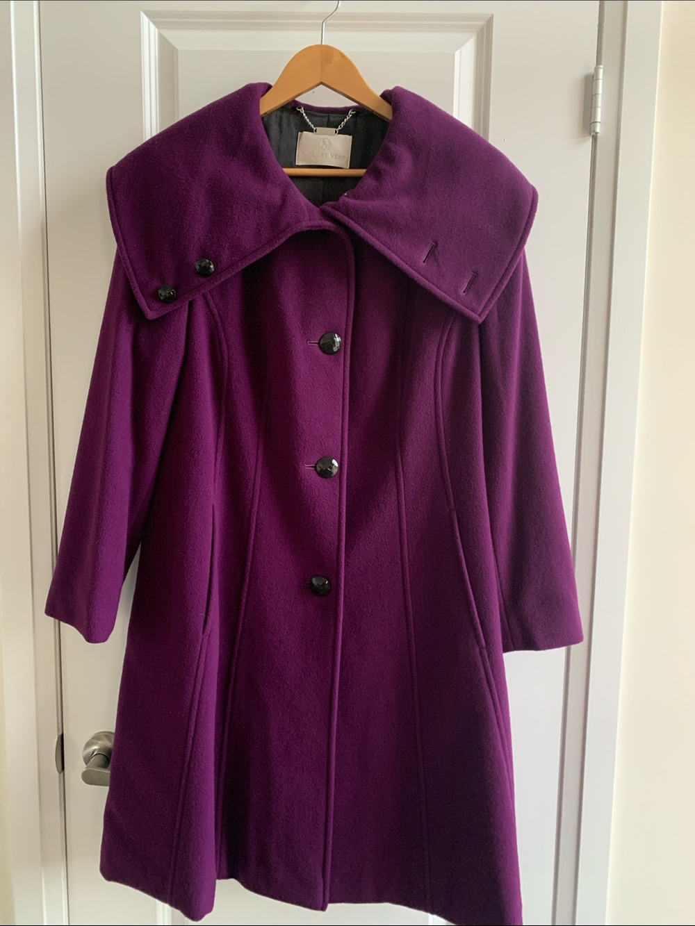 Elegant Purple Wool-Cashmere Blend Pea Coat with Statement Collar